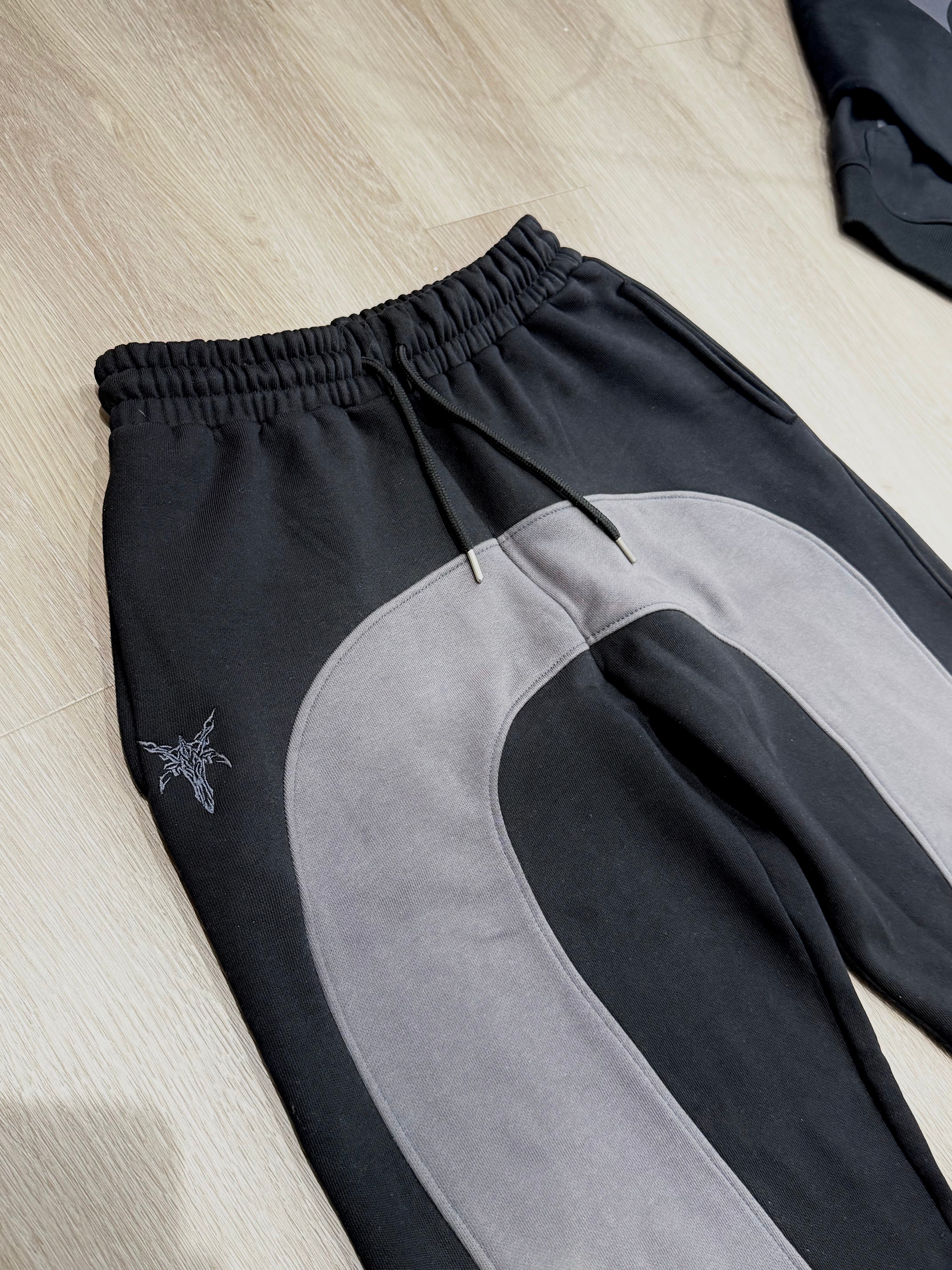 Womens Onyx Black Crz Tracksuit